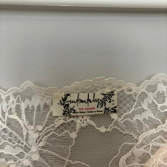 Intimately free people lace cami tank top - Picture 3 of 4